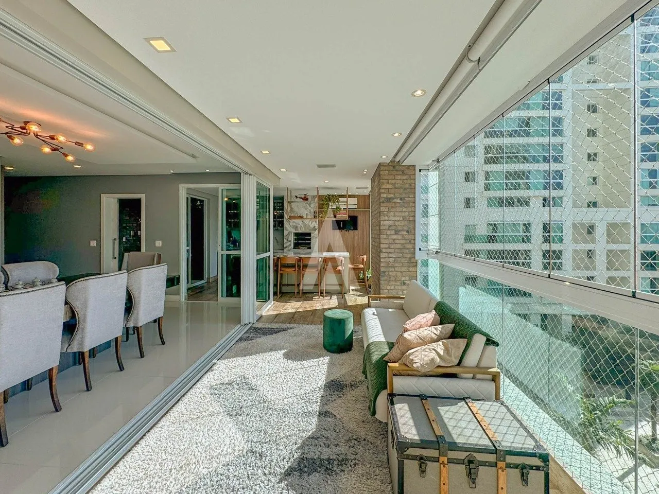 Apartamento com 3 suíte(s) à venda no bairro CENTRO em JOINVILLE, por R$ 2.750.000.00. — foto 6