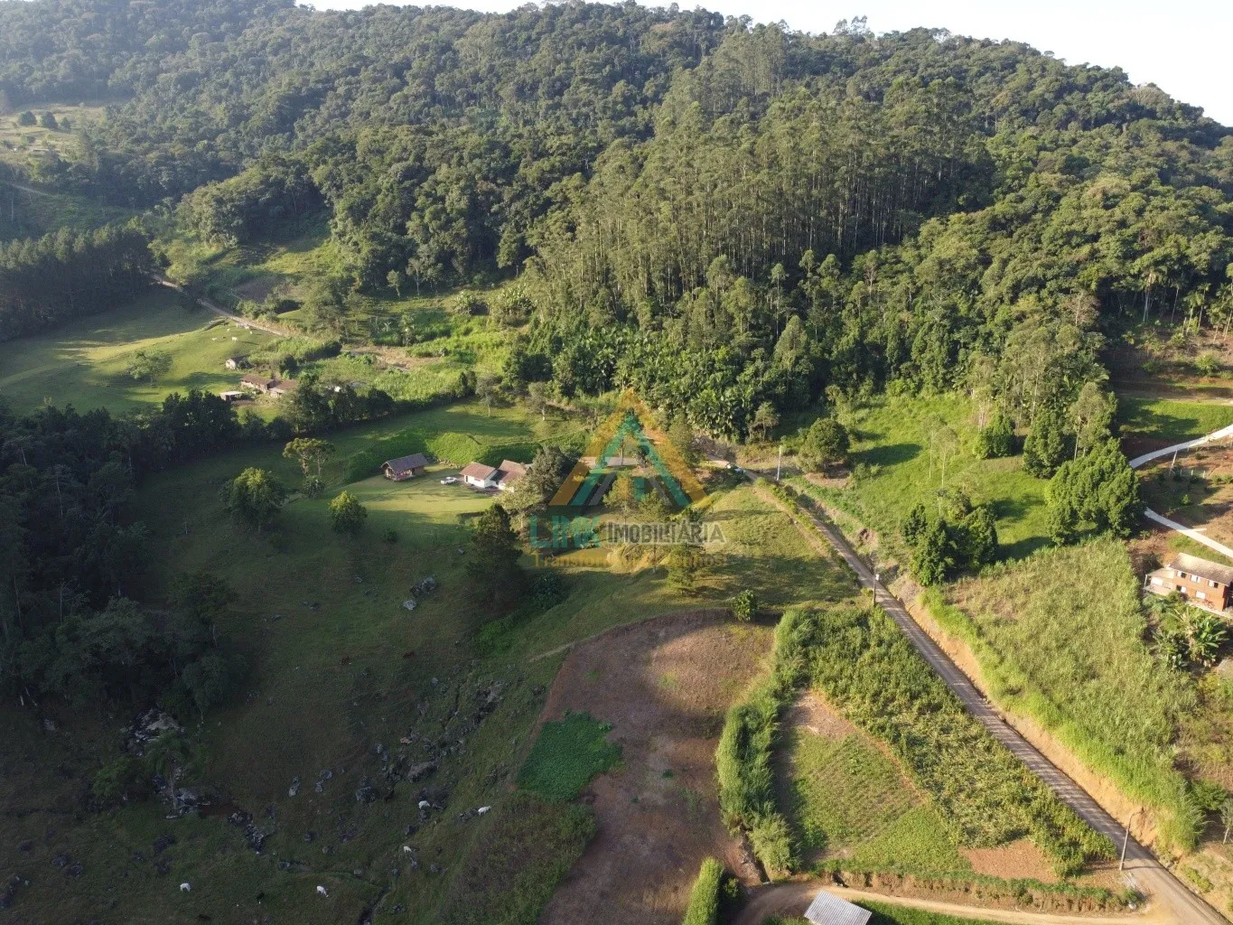 Terreno com Vista do Alto, no Bairro Ribeirão Souto, na cidade de Pomerode, com 129.945,00m. — foto 2