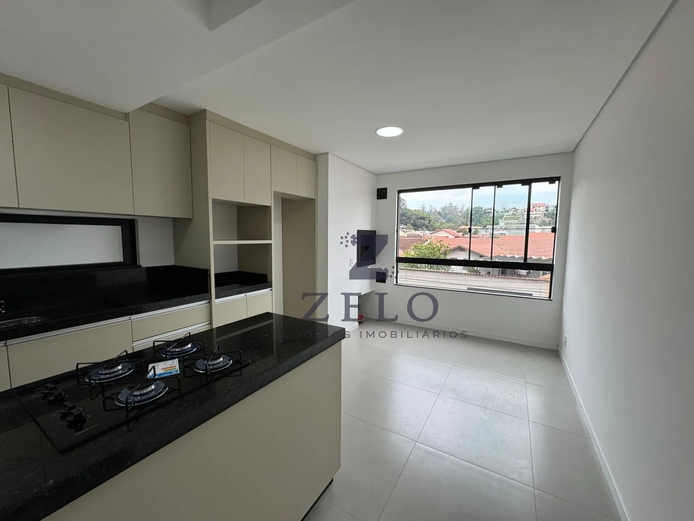 APARTAMENTO SEMIMOBILIADO 02 DORMITÓRIOS (SENDO 01 SUÍTE) - TRANSVERSAL DA RUA AMAZONAS — foto 2