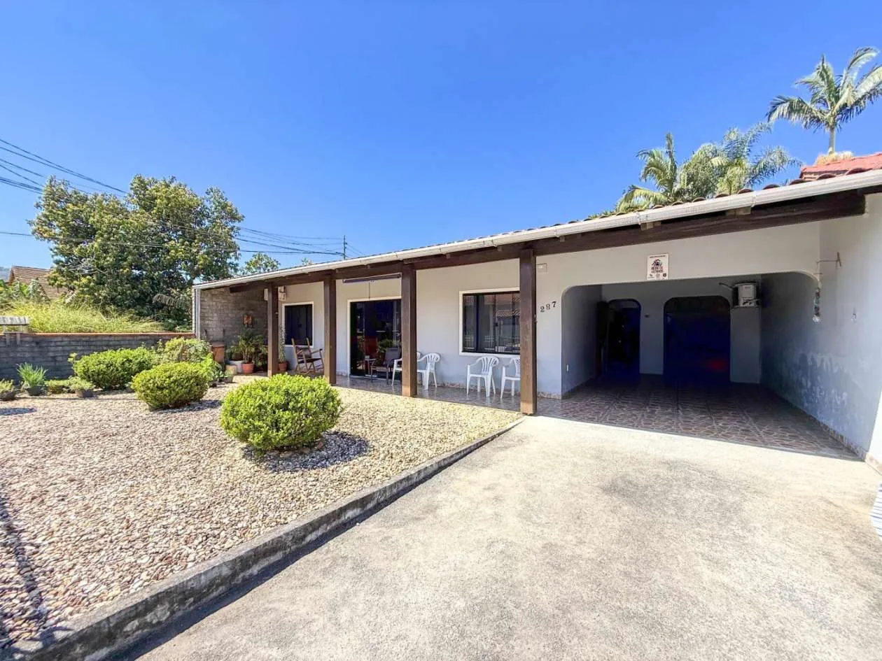 Casa para Venda em Blumenau, Água Verde, 3 dormitórios, 1 suíte, 2 banheiros, 2 vagas — foto 2