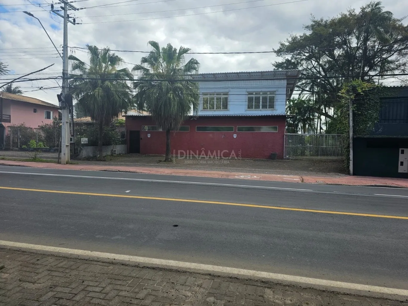 Oportunidade Única: Imóvel Comercial com Vista Privilegiada para a Prefeitura em Corredor de Serviço Estratégico! — foto 2