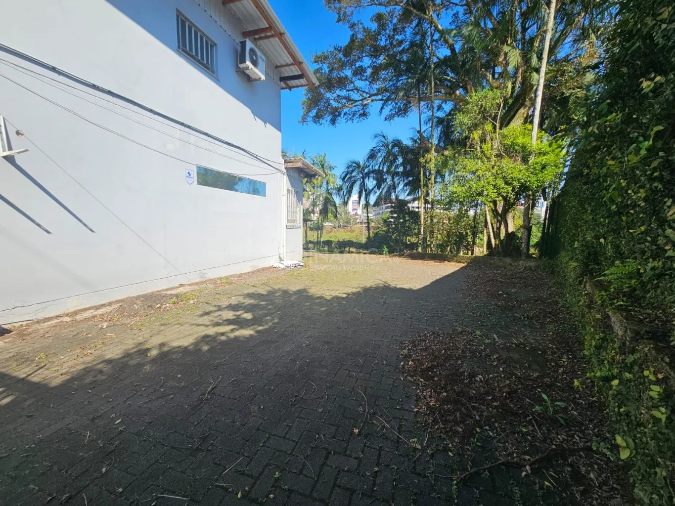 Oportunidade Única: Imóvel Comercial com Vista Privilegiada para a Prefeitura em Corredor de Serviço Estratégico! — foto 6