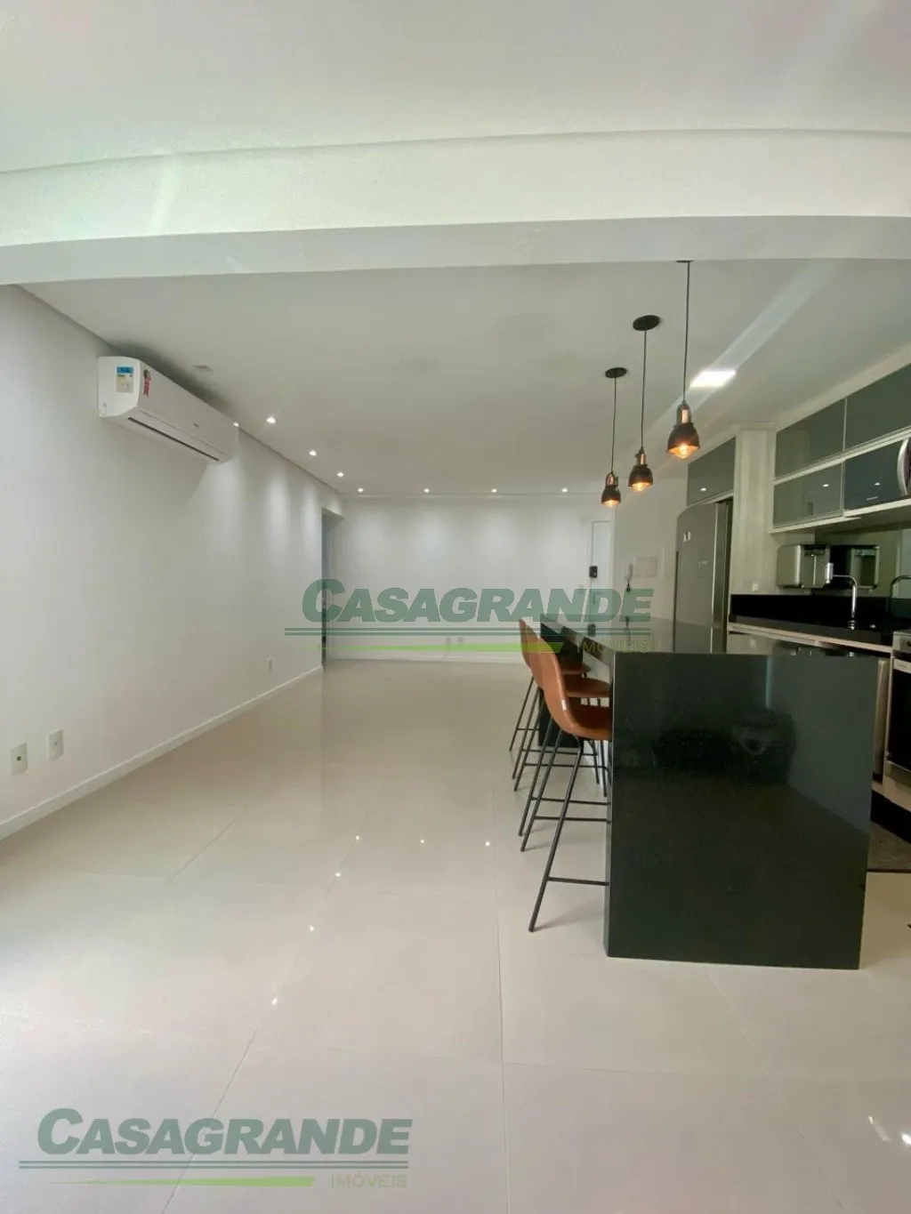 Apartamento no bairro Vila Nova próximo ao hospital do Pulmão, 3 suítes ( 2 demi), lavabo, sacada com churrasqueira integrada, sala de estar e jantar, cozinha, área de serviço separada. — foto 2
