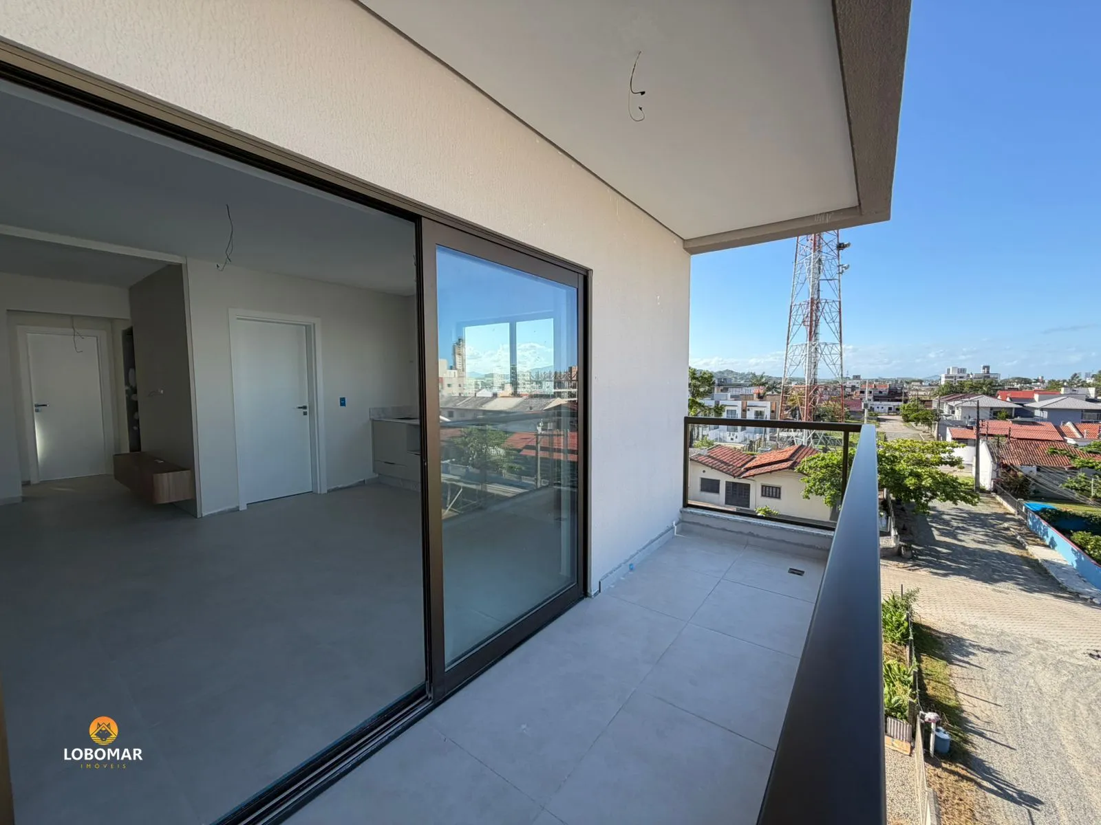 Apartamento com 2 dormitórios e 2 vagas à apenas 350m do Mar em Bal. Piçarras - — foto 2