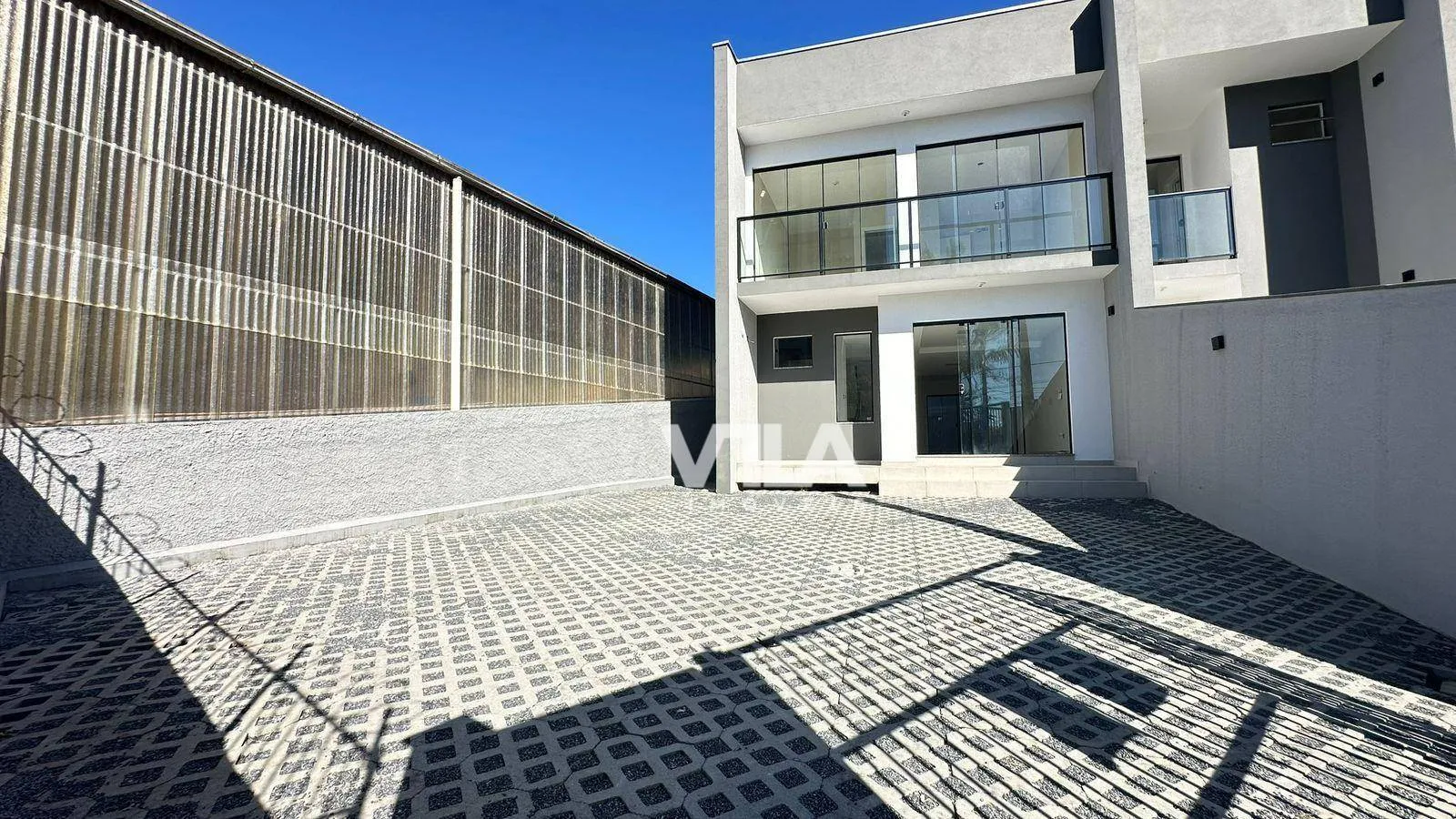 Sobrado no Bairro Escola Agrícola - Blumenau com estilo e estrutura para quem não aceita só básico. Descubra o equilíbrio perfeito entre conforto, es — foto 3