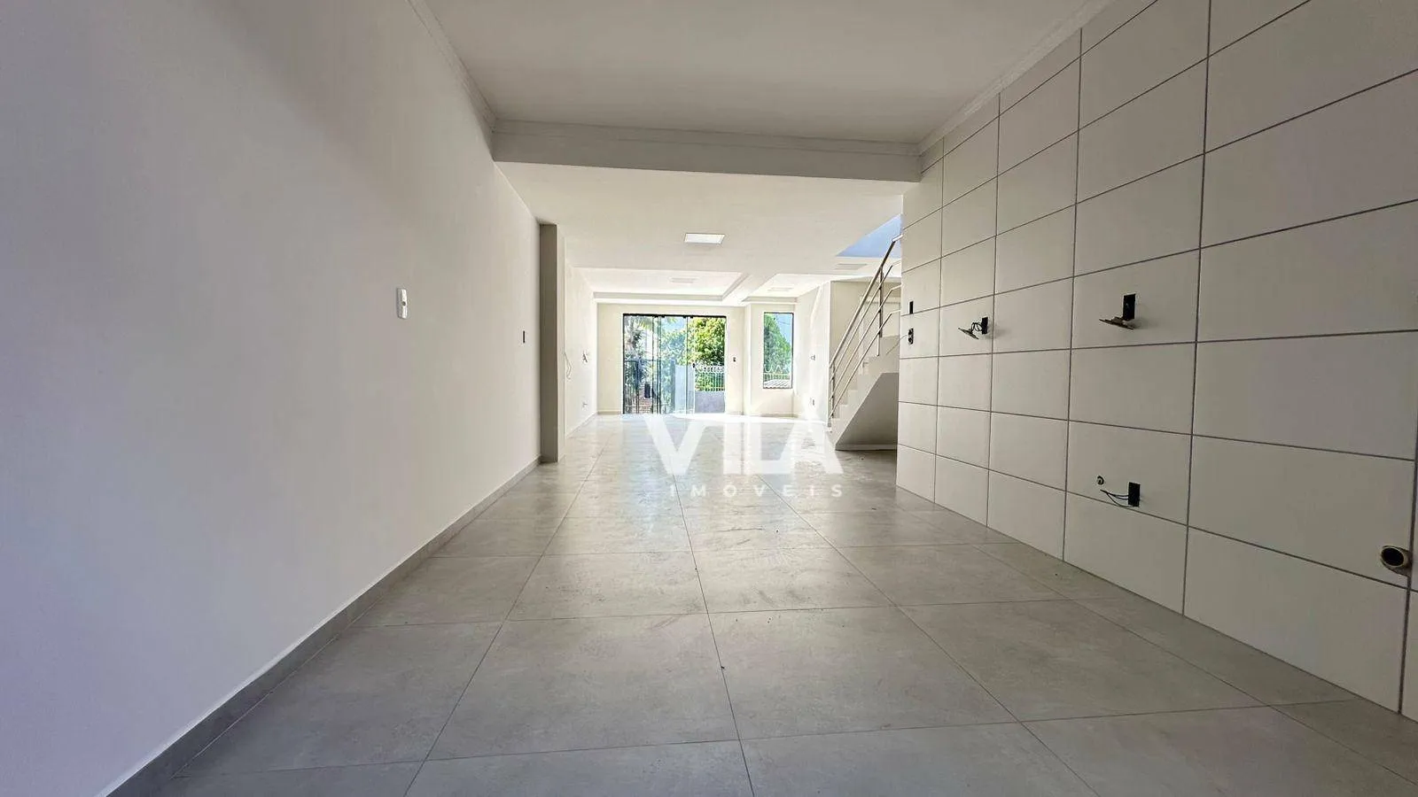 Sobrado no Bairro Escola Agrícola - Blumenau com estilo e estrutura para quem não aceita só básico. Descubra o equilíbrio perfeito entre conforto, es — foto 7