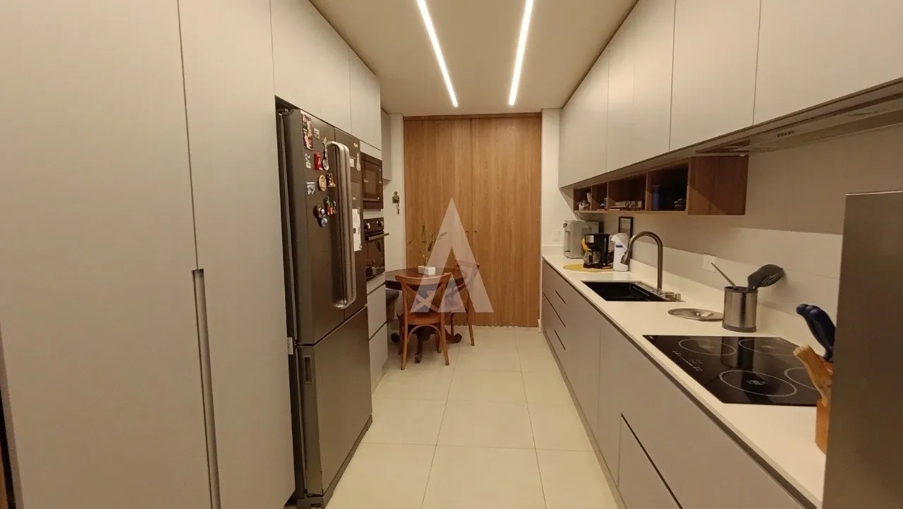 Apartamento com 3 suítes e 1 quarto à venda no bairro América em Joinville-SC de R$2.150.000,00. — foto 7