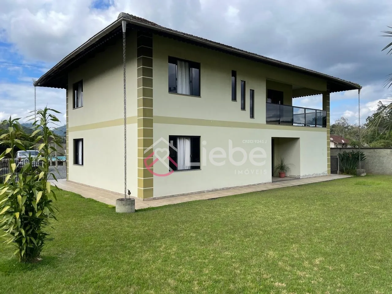 Casa Semi Mobiliada na rota do Enxaimel em Testo Alto na Cidade de Pomerode com 414,00m de área construída num terreno de 1.650,60m. — foto 2