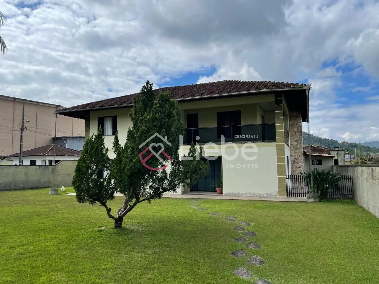 Casa Semi Mobiliada na rota do Enxaimel em Testo Alto na Cidade de Pomerode com 414,00m de área construída num terreno de 1.650,60m. — foto 3
