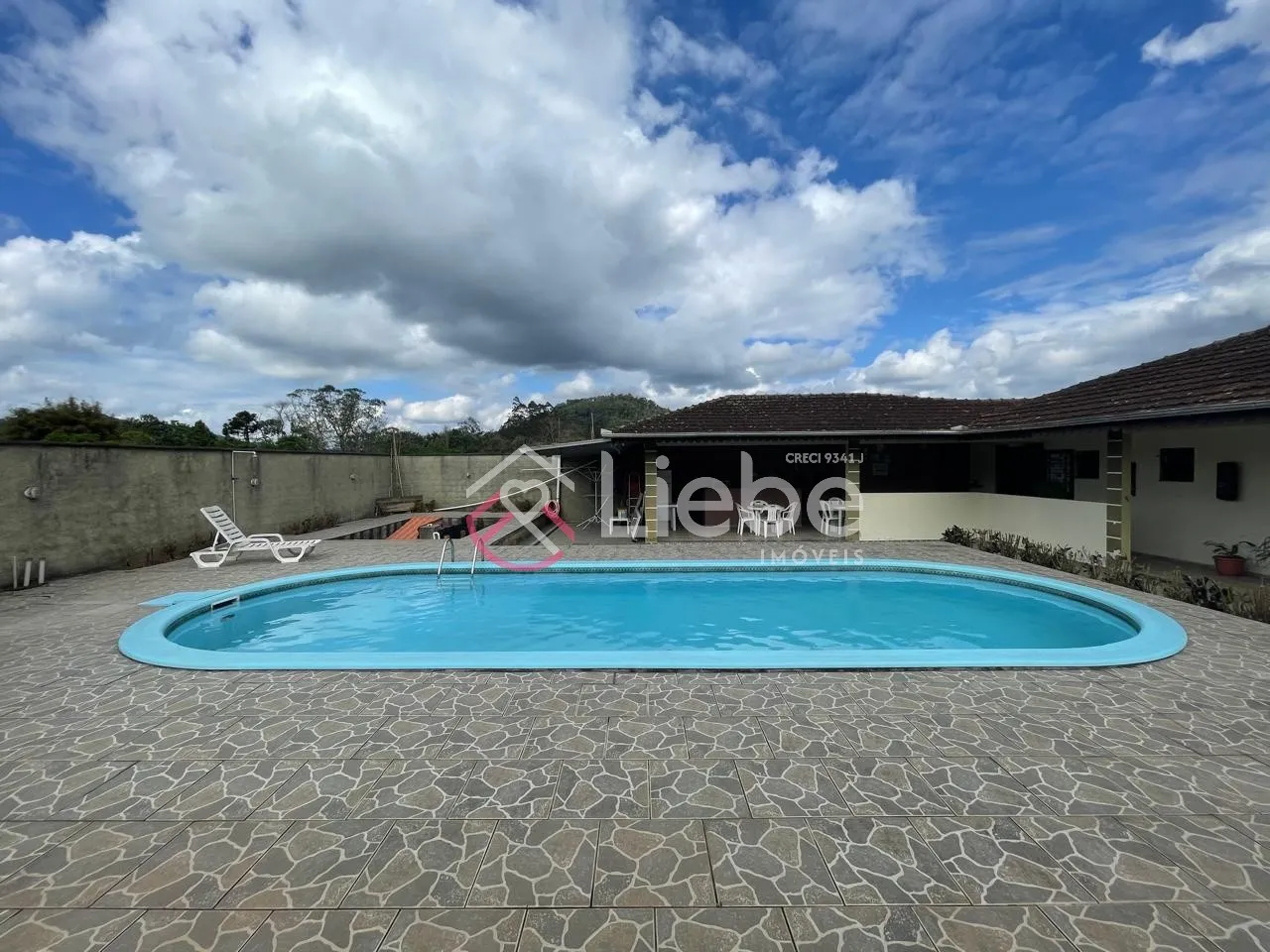 Casa Semi Mobiliada na rota do Enxaimel em Testo Alto na Cidade de Pomerode com 414,00m de área construída num terreno de 1.650,60m. — foto 5