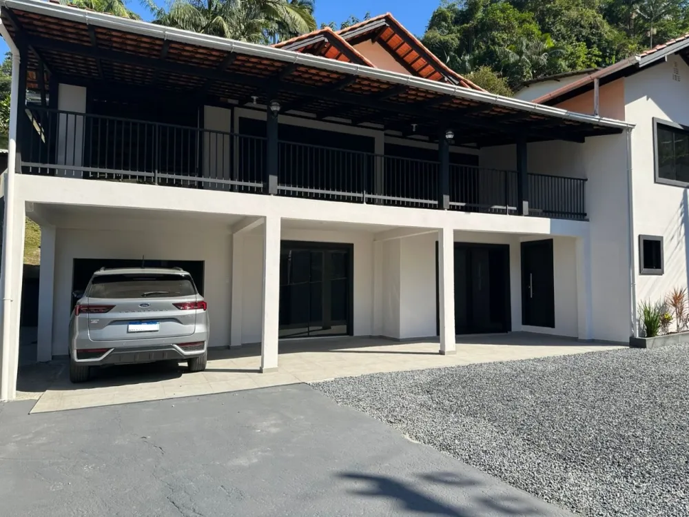 AMPLA RESIDÊNCIA 6 DORMITÓRIOS - TROCA POR IMÓVEL LITORAL - foto 1