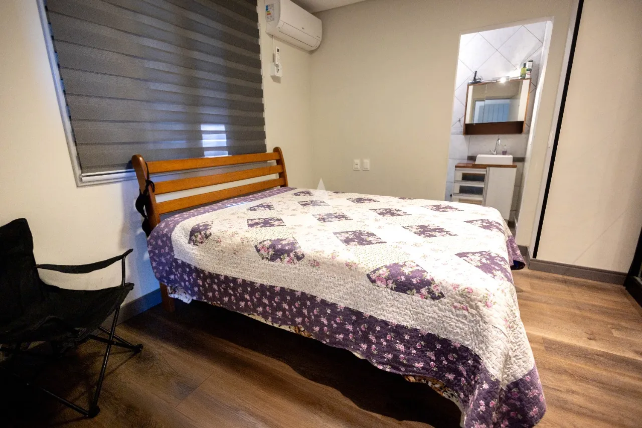 Casa com 2 suítes e 2 quartos à venda no bairro Bom Retiro em Joinville-SC de R$1.177.000,00 por R$1.118.150,00. — foto 6