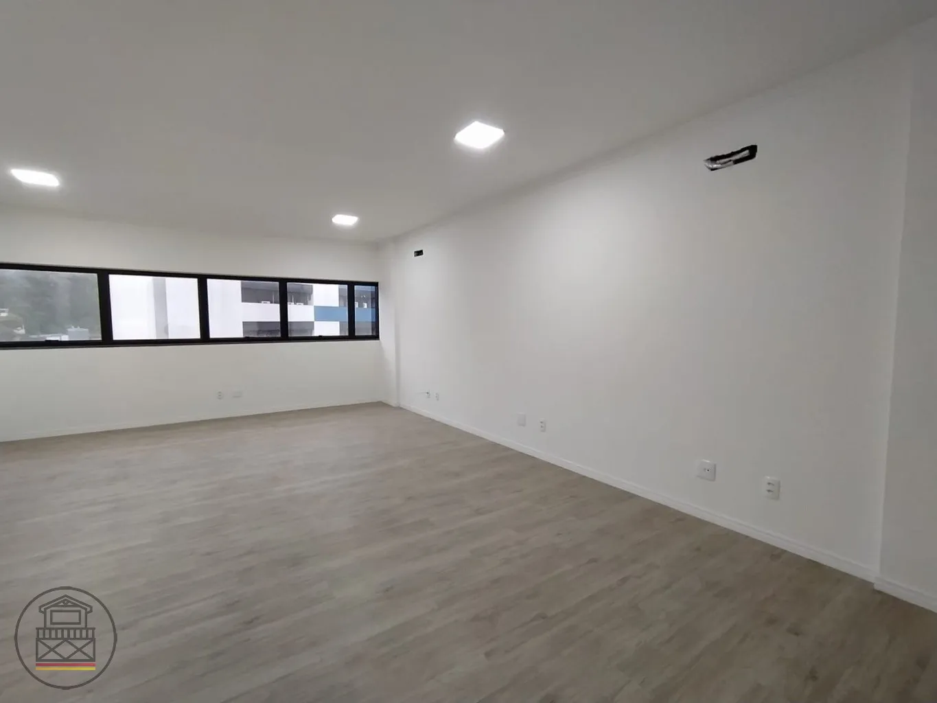 Linda sala comercial ao lado do Hospital Santa Catarina. — foto 6