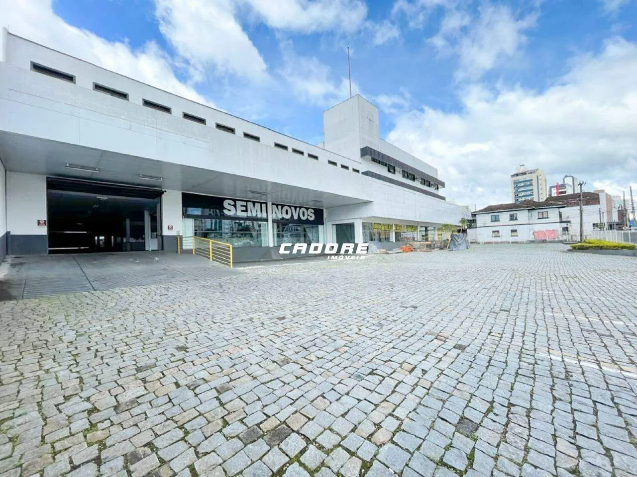 Loja Comercial Térrea com 1.750m no bairro Victor Konder I Cadore Imóveis - foto 1