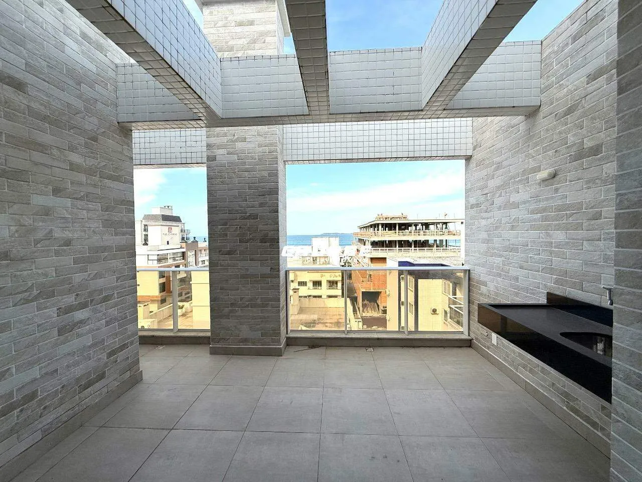 Apartamento em Mariscal, Bombinhas (SC) - 2 suítes, 105,30 m privativos + 144,40 m de área externa - foto 1