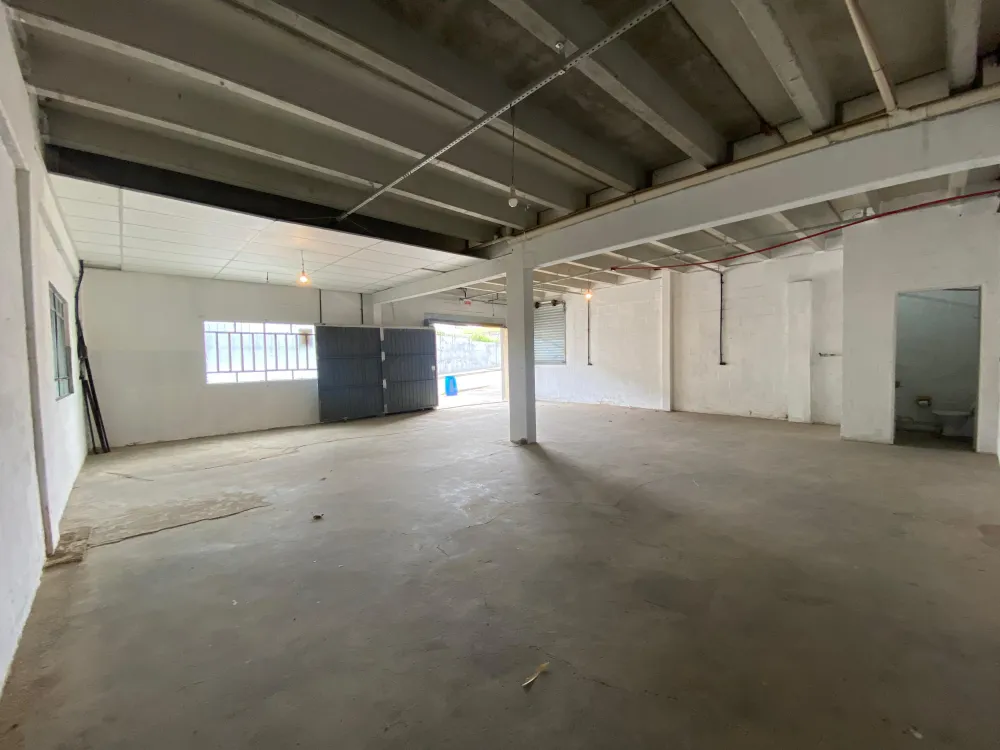 LOCAÇÃO GALPÃO 120m2 — foto 3