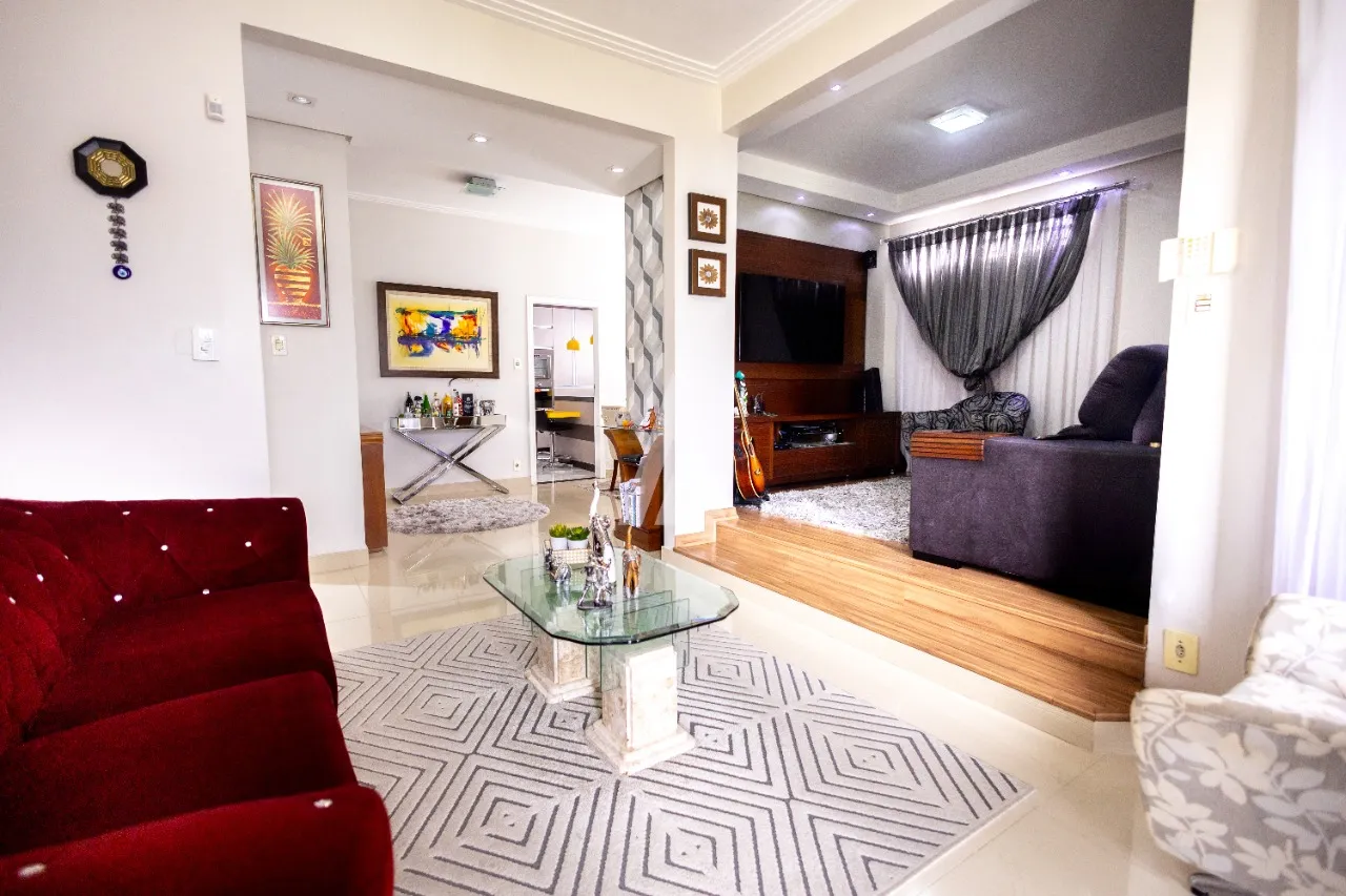 Casa com 1 suíte e 3 quartos à venda no bairro Saguaçu em Joinville-SC por R$1.350.000,00. — foto 2