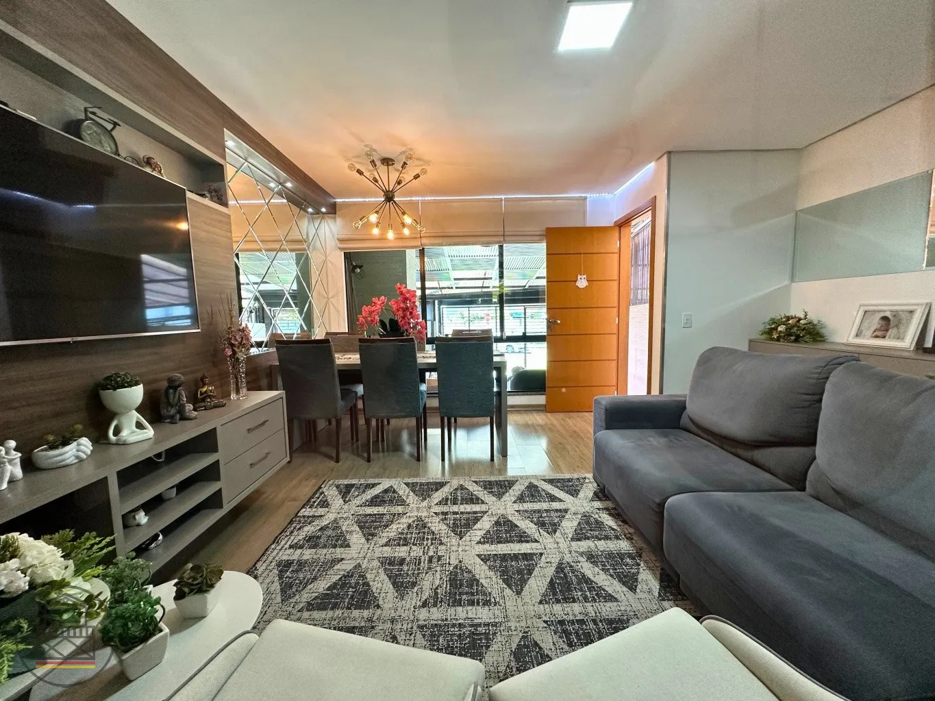 Sobrado 100% mobiliado, pronto para você entrar e morar com conforto e estilo no coração da Velha Central! — foto 4