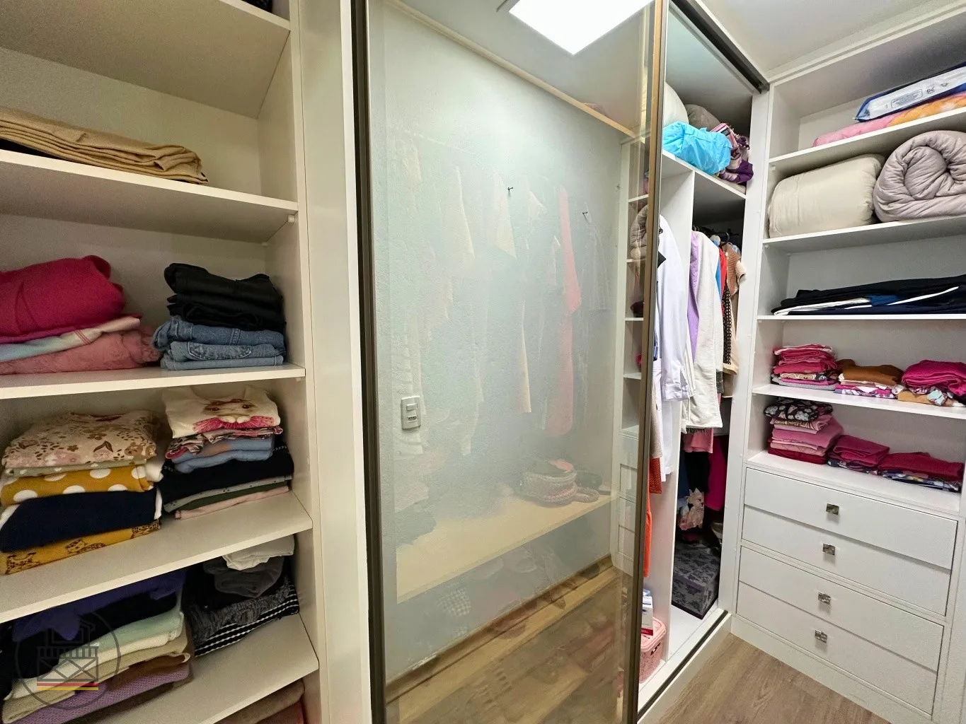 Sobrado 100% mobiliado, pronto para você entrar e morar com conforto e estilo no coração da Velha Central! — foto 7