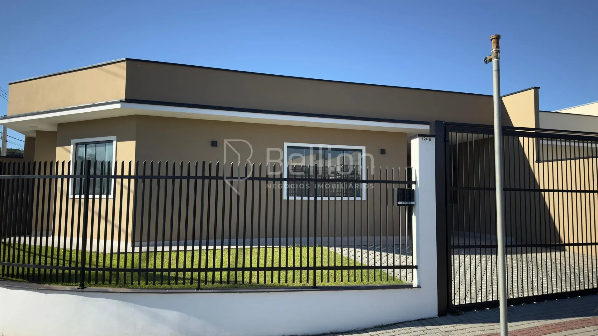 Seu Novo Lar Espera por Você, casa no Bairro Padre Martinho Stein - foto 1