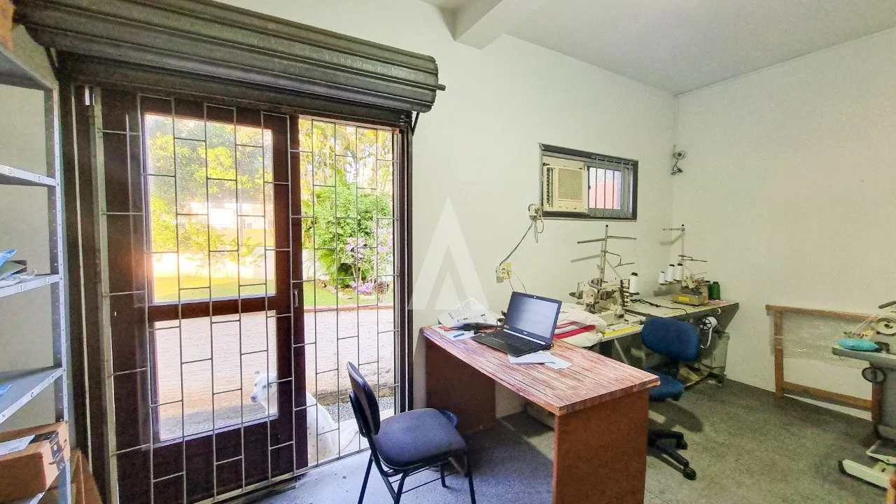 Casa comercial à venda no bairro Anita Garibaldi em Joinville-SC por R$1.300.000,00. — foto 3