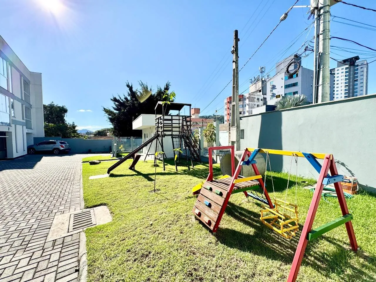 Sobrado Geminado à venda, 2 quartos, 2 vagas, Bairro Água Verde, Blumenau/SC — foto 2