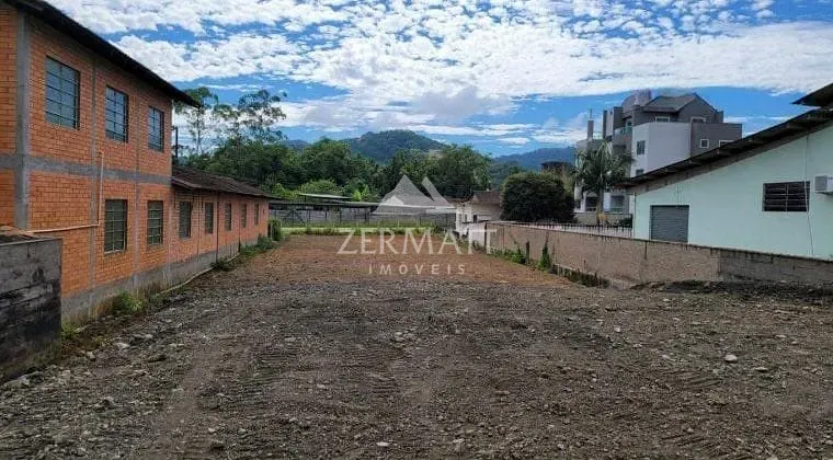 Terreno para alugar, 1100m² no Itoupava Central, Blumenau - foto 1