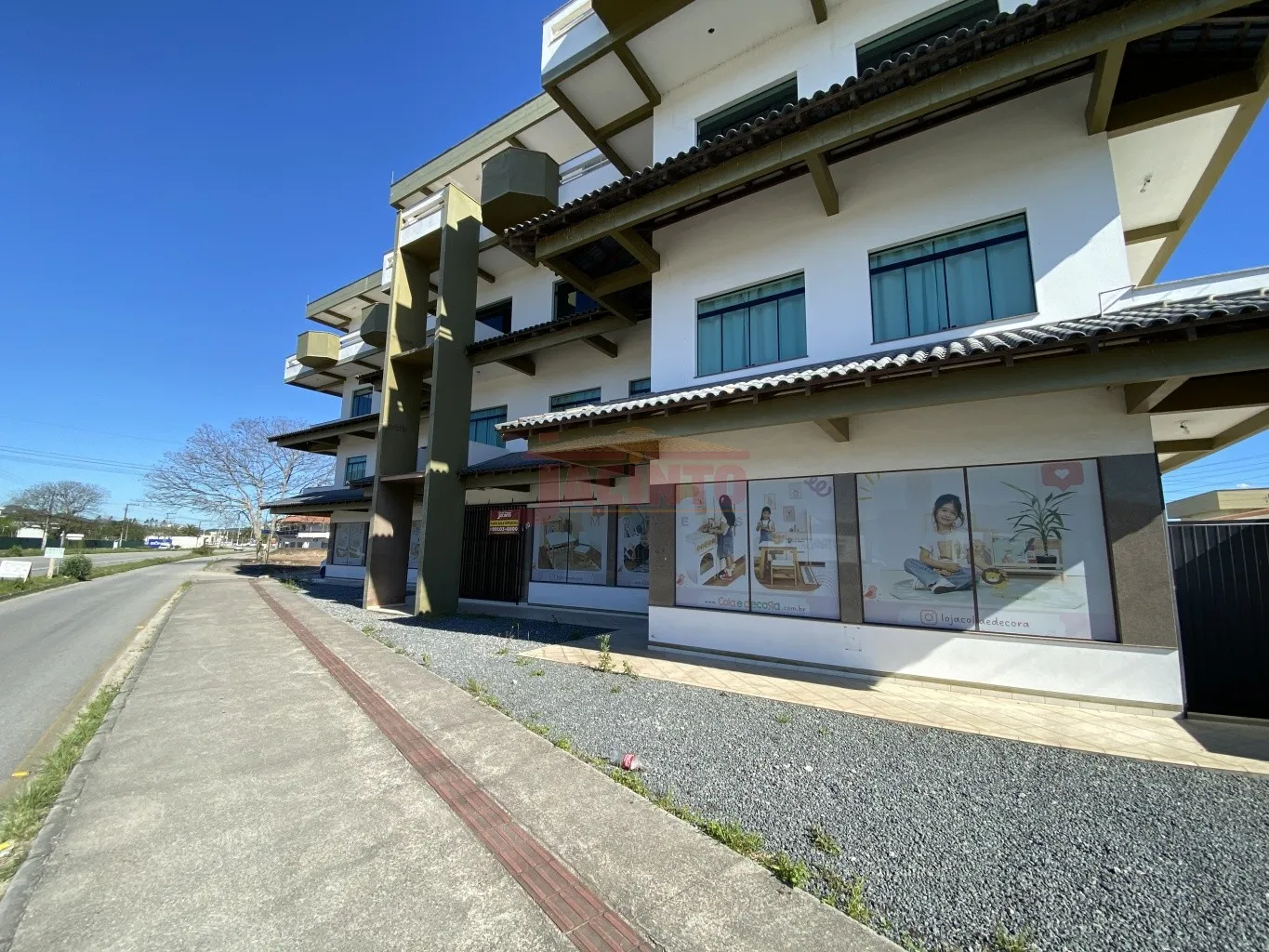 Sala comercial com aproximadamente 650 m em Gaspar, Bairro Poço Grande. — foto 2