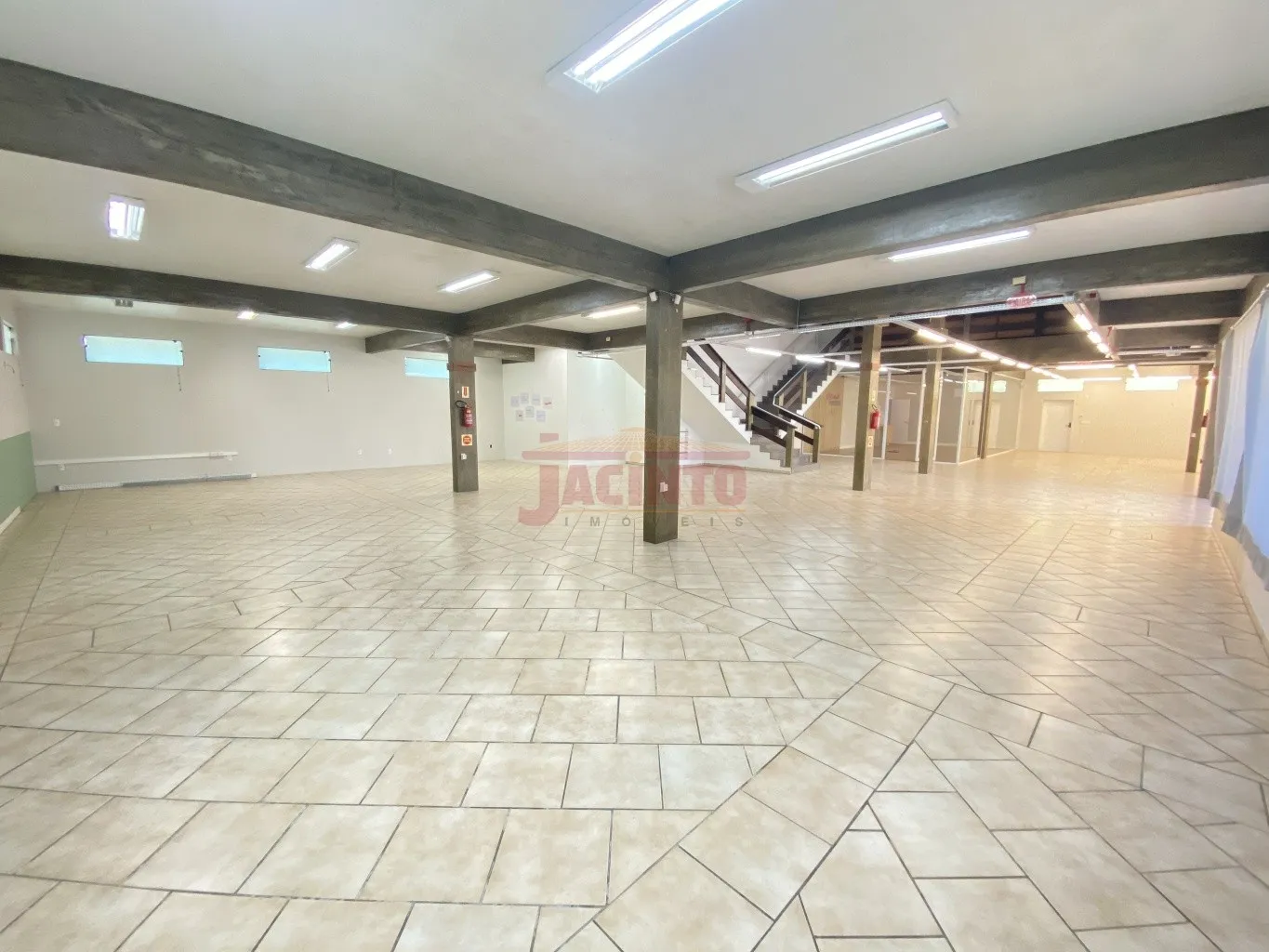 Sala comercial com aproximadamente 650 m em Gaspar, Bairro Poço Grande. — foto 3