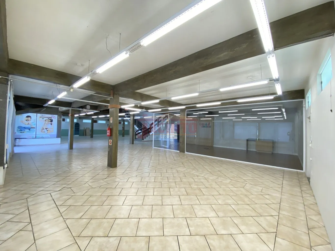 Sala comercial com aproximadamente 650 m em Gaspar, Bairro Poço Grande. — foto 4