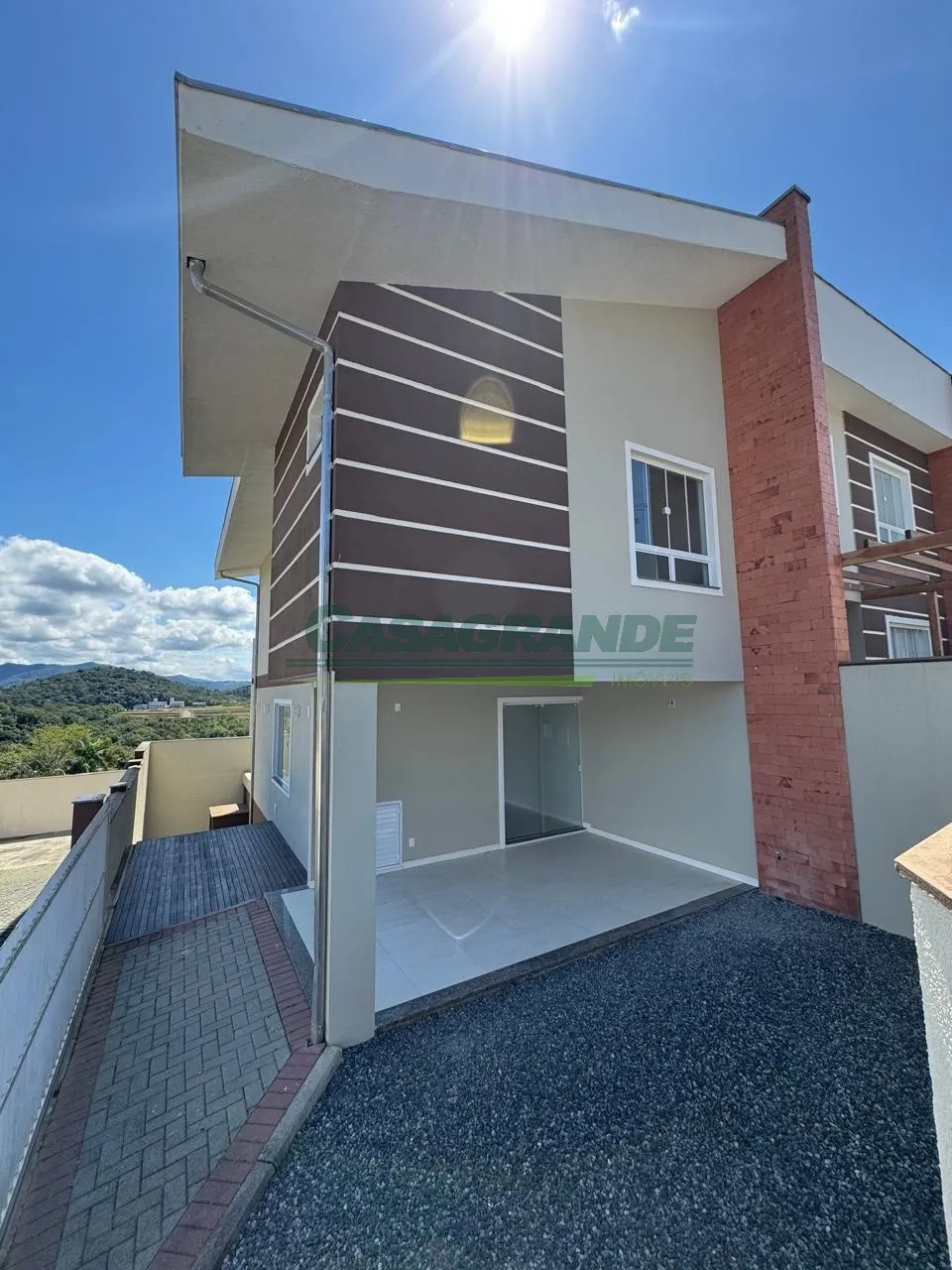 Casa semi-mobiliada, com móveis de excelente qualidade próximo a padaria Bublitz! — foto 3