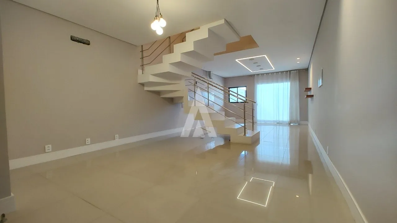 Sobrado geminado com 1 suíte e mais 2 quartos no bairro Itaum em Joinvilleà venda de R$610.000,00 por R$ 590.000,00 — foto 2