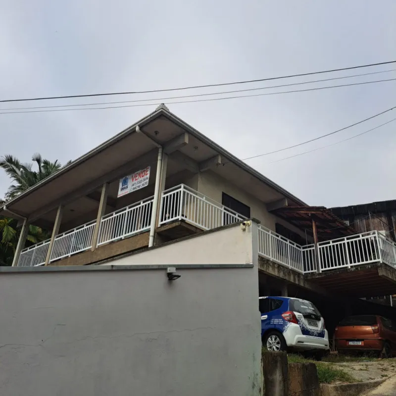 Casa no Bairro Fortaleza com 2 quartos , cozinha , sala , lavanderia ótima garagem - foto 1