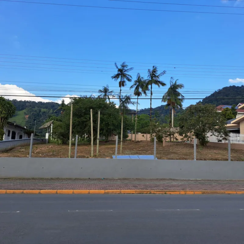Terreno com frente para a Rua Barão do Rio Branco em Rodeio/Sc! — foto 2
