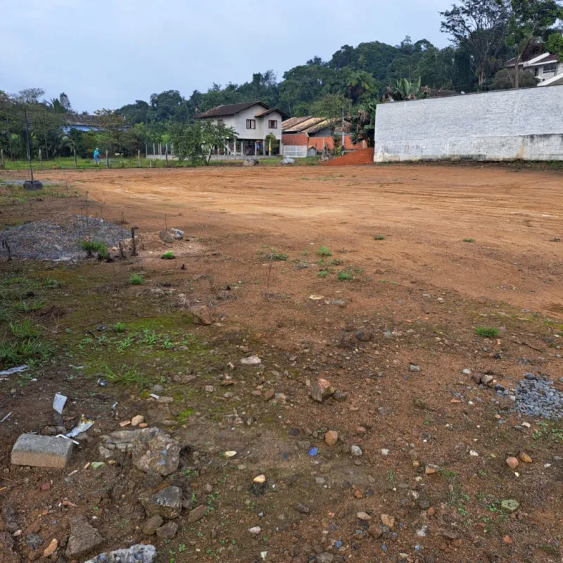 Terreno bem localizado no Bairro Itoupava Central pronto para construir já com saneamento , sistema de agua e parte da eletricidade pronta — foto 3