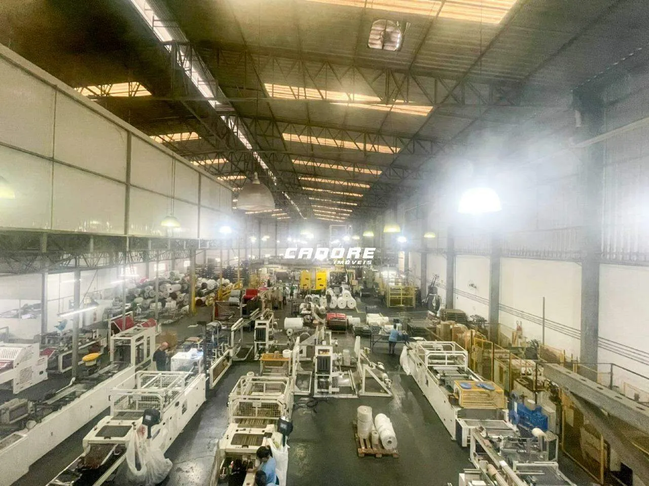 Excelente Galpão com aproximadamente 3.000m para locação no bairro Badenfurt I Cadore Imóveis — foto 4