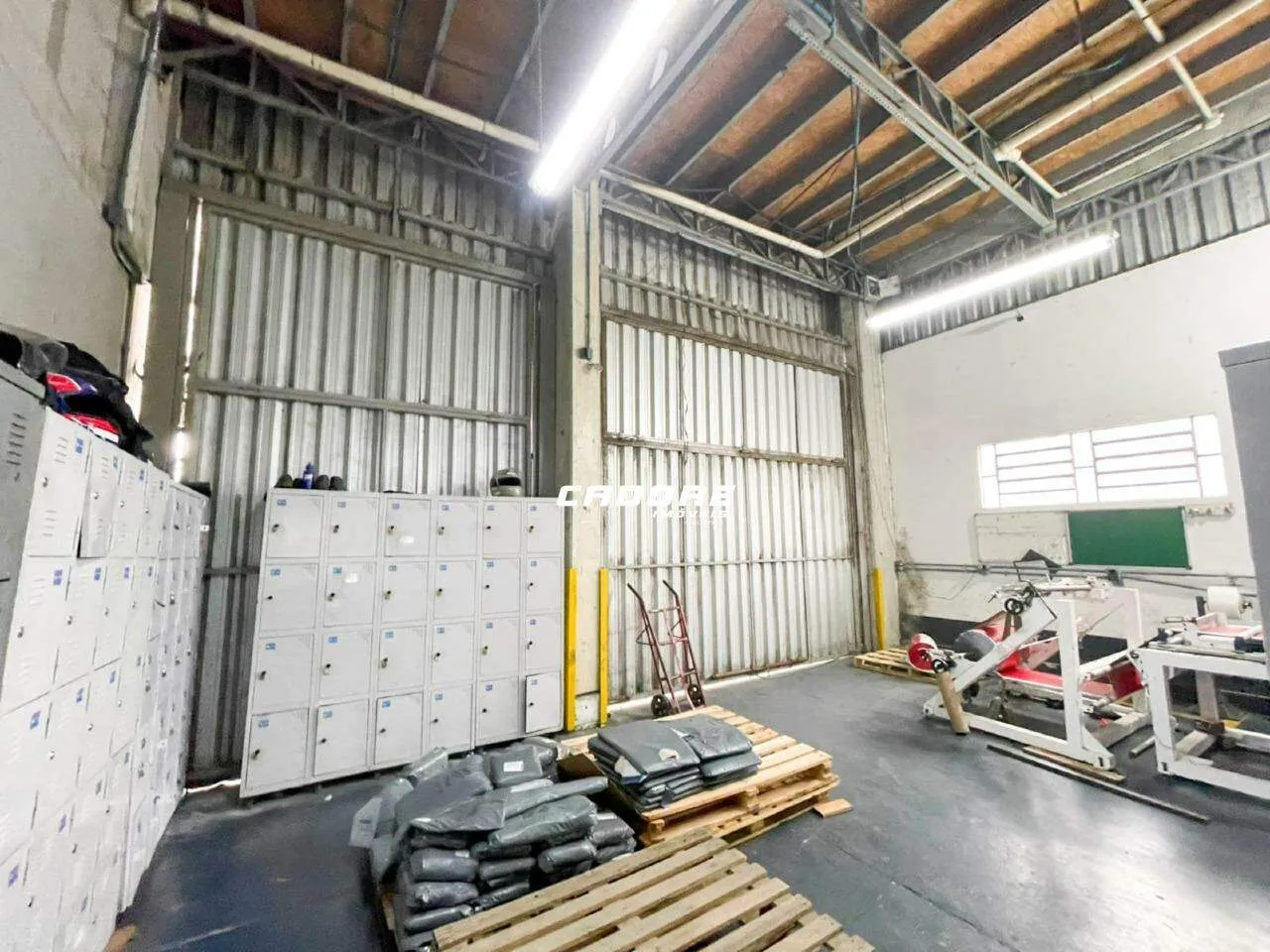 Excelente Galpão com aproximadamente 3.000m para locação no bairro Badenfurt I Cadore Imóveis — foto 5