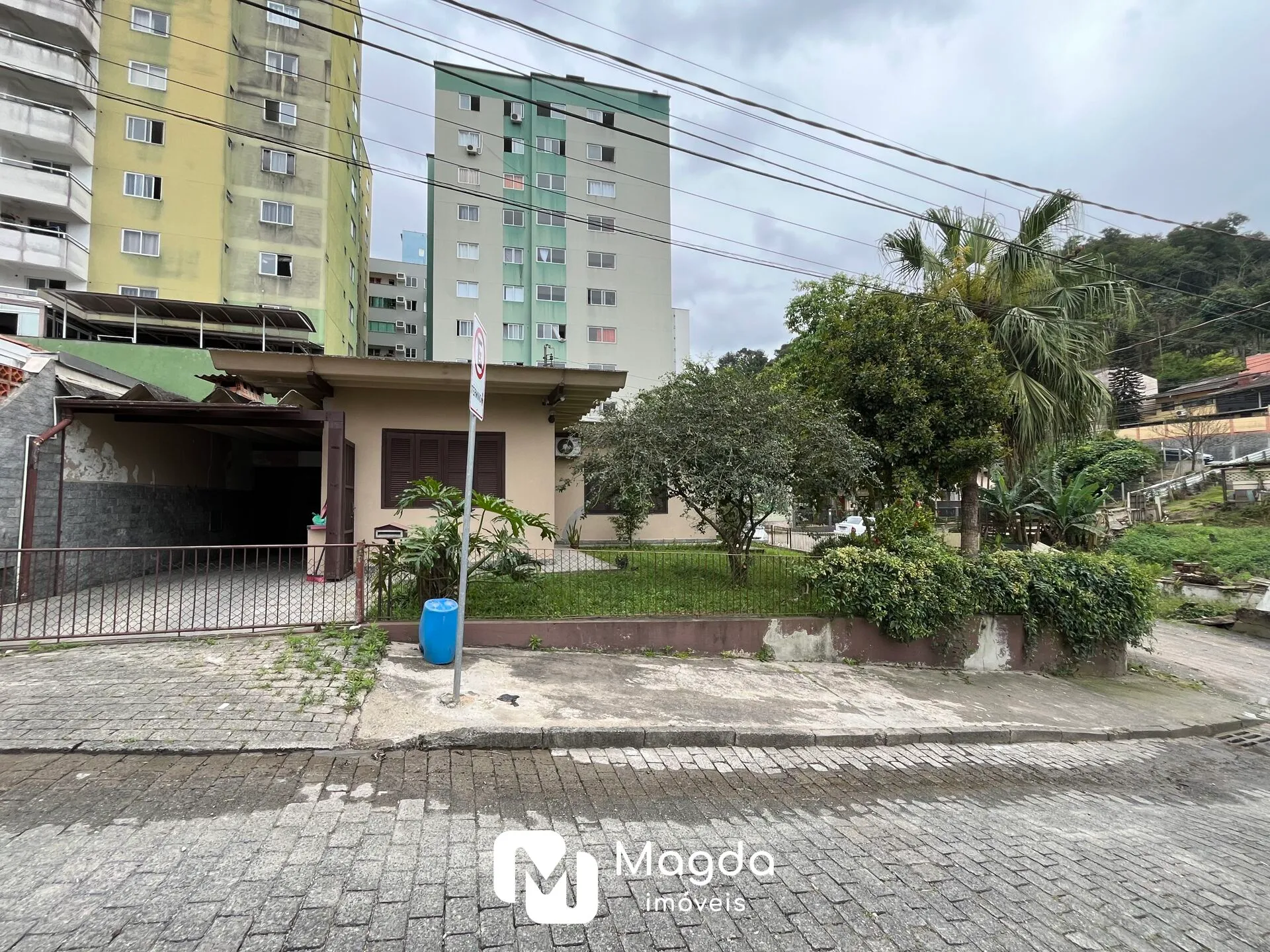 Casa disponível para venda ou permuta super bem localizada no bairro Itoupava Seca. — foto 2