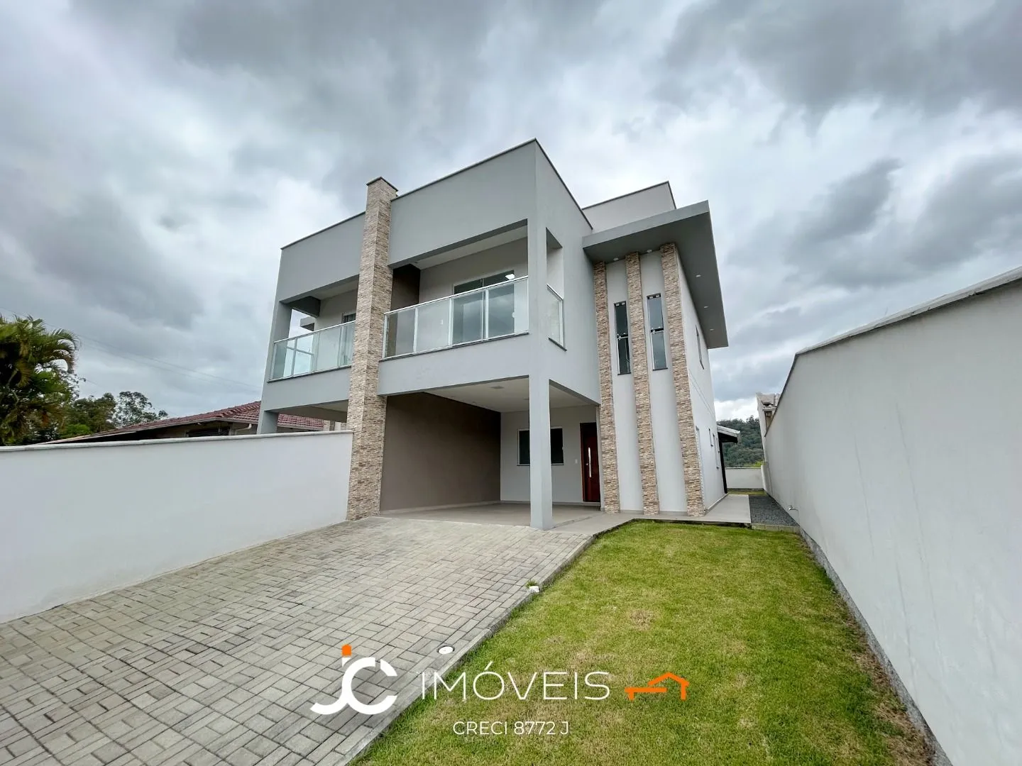 Sobrado com 3 dormitórios mais 1 escritório à venda, 156 m por R$ 619.900 - Estradas das Areias - Indaial/SC - foto 1