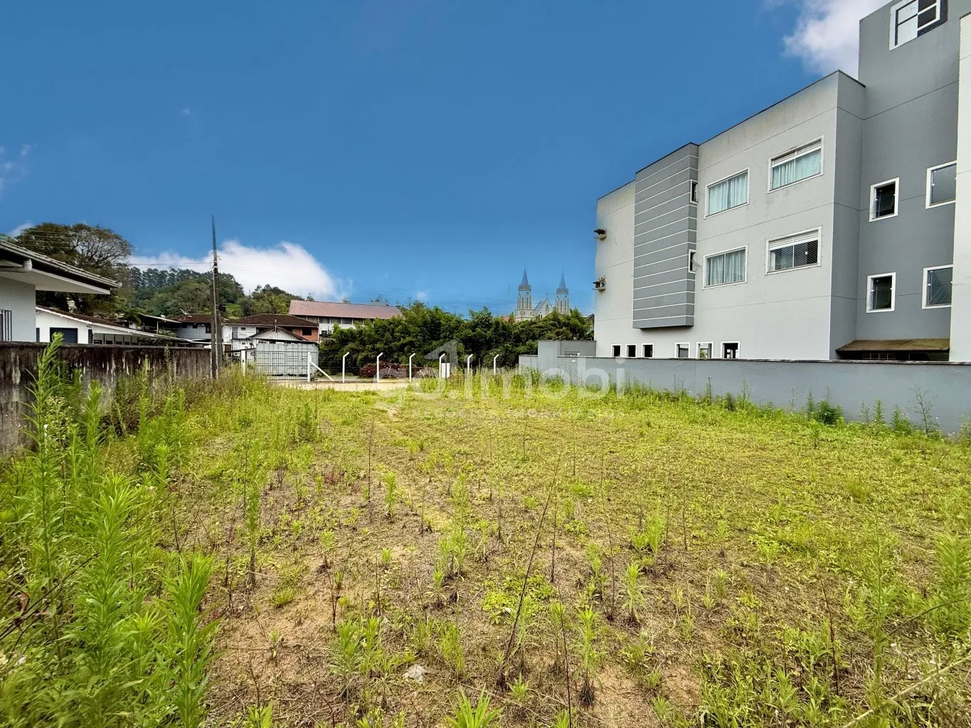 Terreno Amplo no Bairro dos Estados em Indaial - foto 1