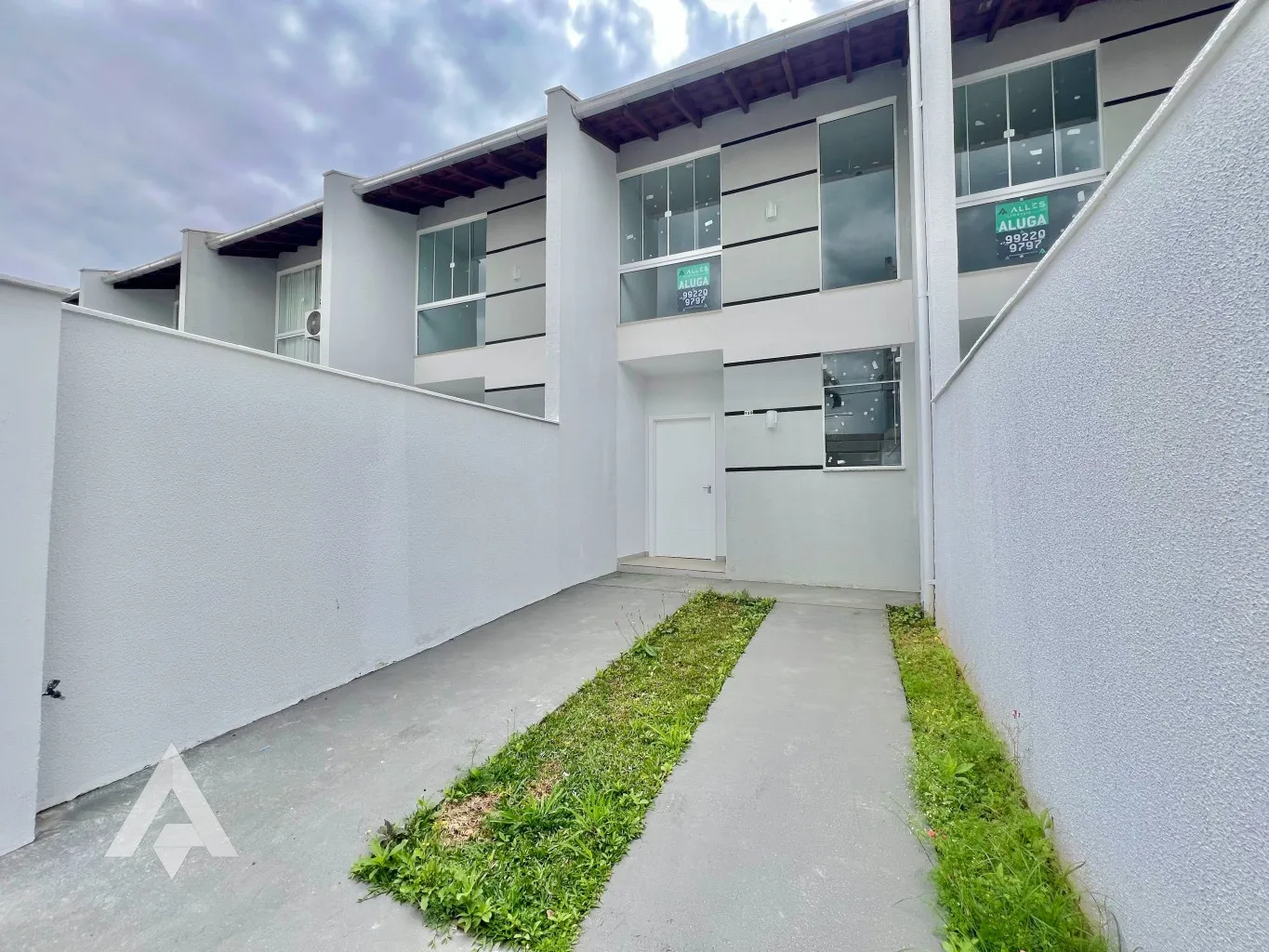 Sobrado com 2 suítes para locação por R$ 3.000,00 - Bairro Boa Vista - Blumenau/SC — foto 2