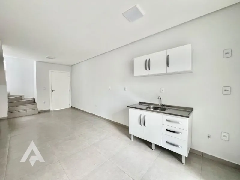 Sobrado com 2 suítes para locação por R$ 3.000,00 - Bairro Boa Vista - Blumenau/SC — foto 4