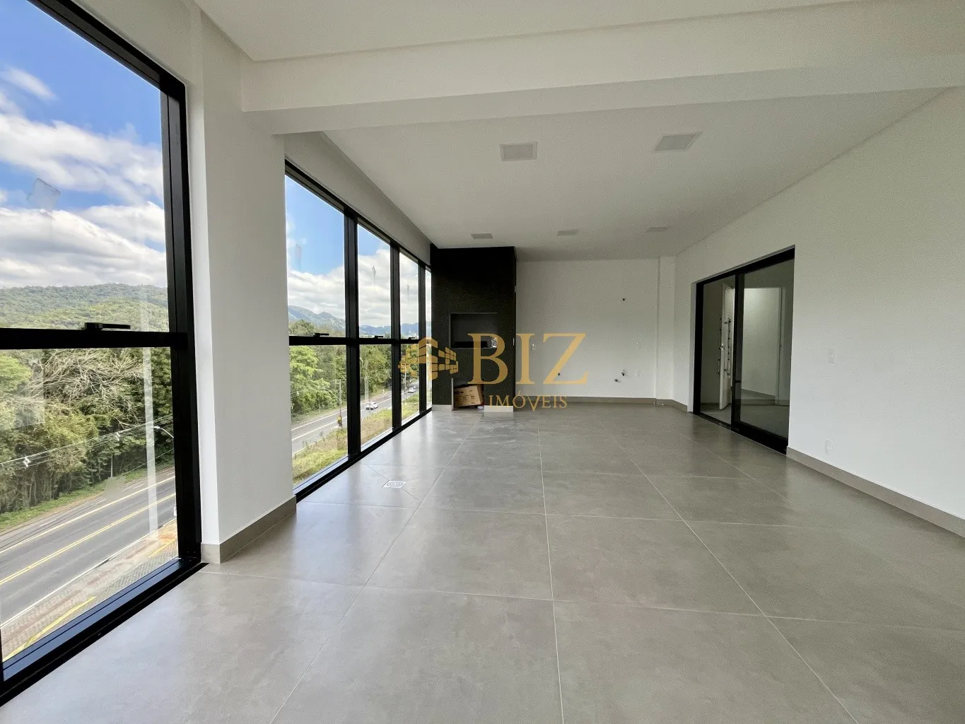 Belíssimo apartamento com 3 suítes, sendo 1 delas master com closet, área privativa de 158m com 2 vagas de garagem. — foto 3