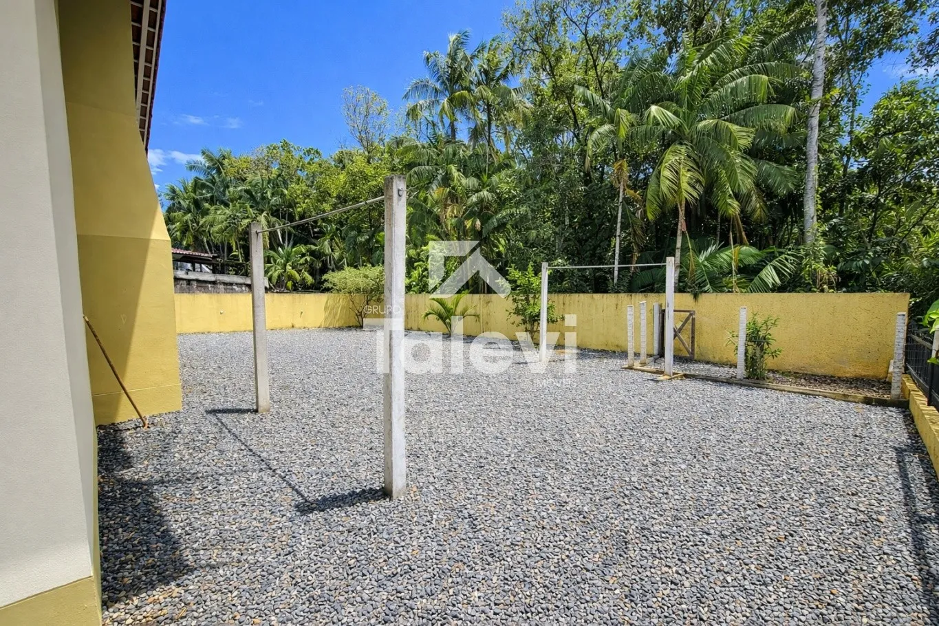 CASA NO BAIRRO TESTO REGA COM 3 QUARTOS, TERRENO AMPLO E RUA SEM SAÍDA — foto 6