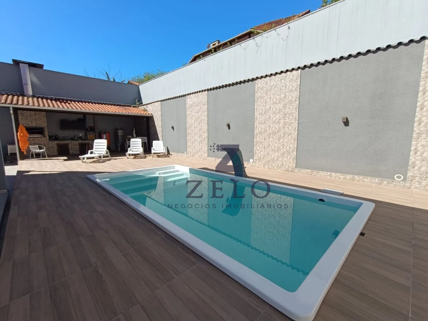 Excelente Casa de Alto Padrão em Condomínio Fechado TOTALMENTE MOBILIADA - Bairro Vorstadt — foto 3