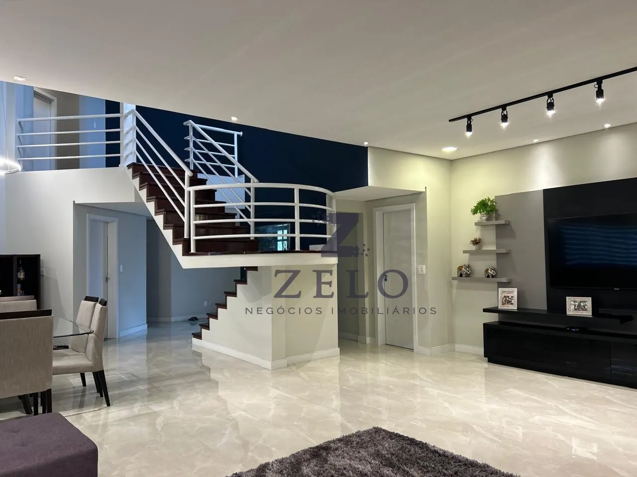 Excelente Casa de Alto Padrão em Condomínio Fechado TOTALMENTE MOBILIADA - Bairro Vorstadt — foto 5