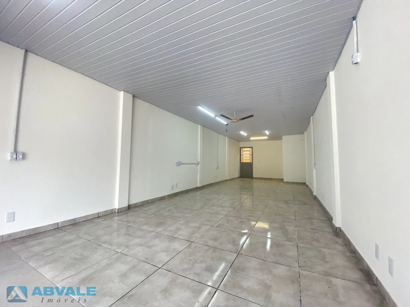 Loja térrea para locação na Almirante Barroso, com 40m, banheiro privativo, estacionamento rotativo e excelente localização comercial no coração do bairro. — foto 4