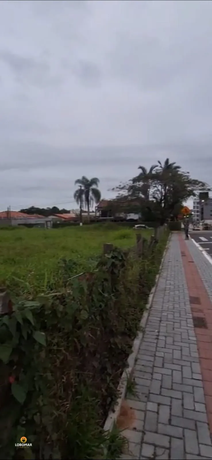 Terreno no centro de Balneário Piçarras, à apenas 300mt até o mar. - foto 1
