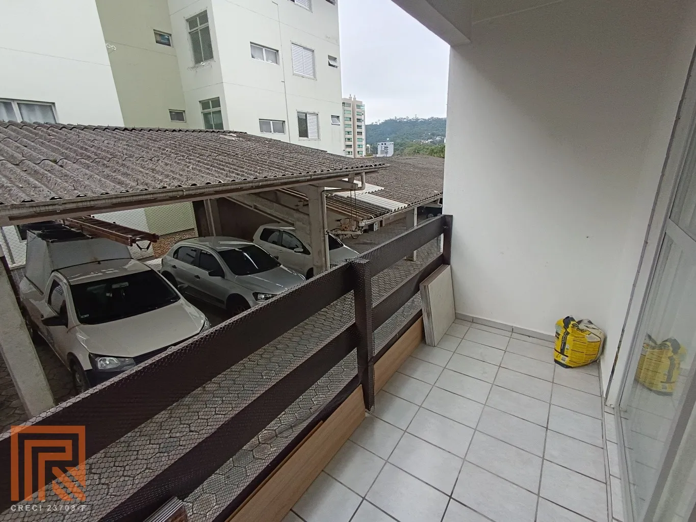 Apartamento com 03 dormitórios, sala com sacada , Próximo ao parque Ramiro. — foto 3