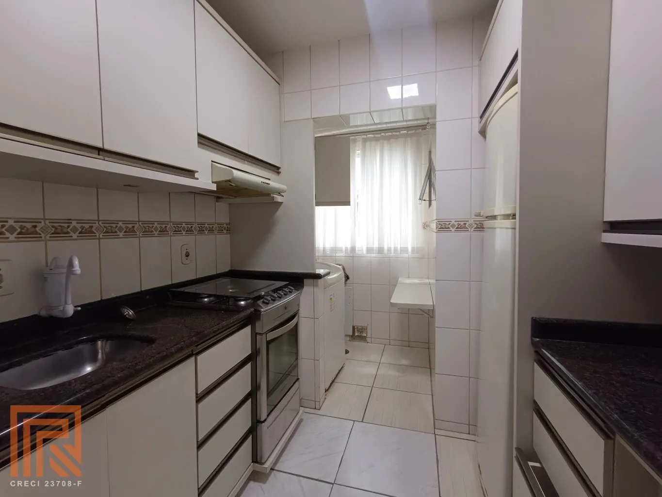 Apartamento com 03 dormitórios, sala com sacada , Próximo ao parque Ramiro. — foto 5